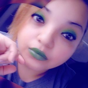 Meet your Posher, Elaine